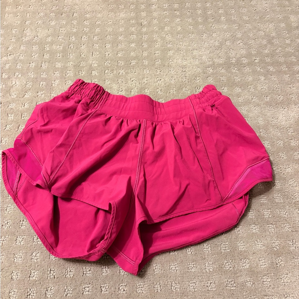 Lululemon hotty hot 2” shorts